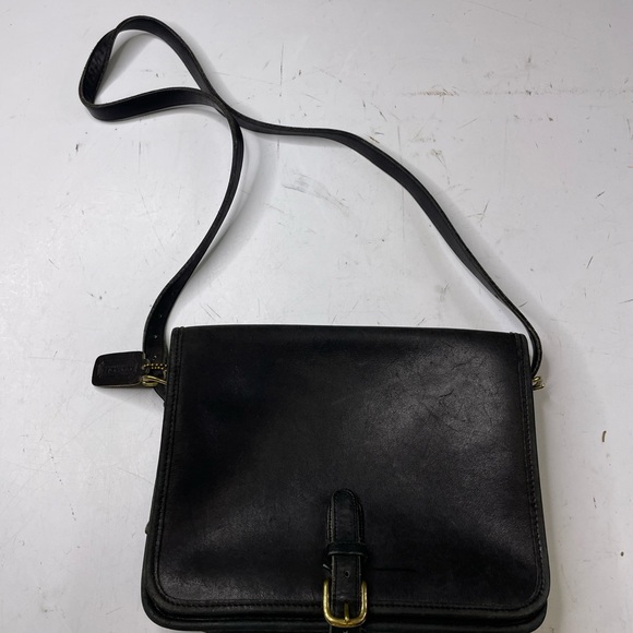 Coach Black Leather bag purse shoulder buckle lock vintage - Picture 1 of 15